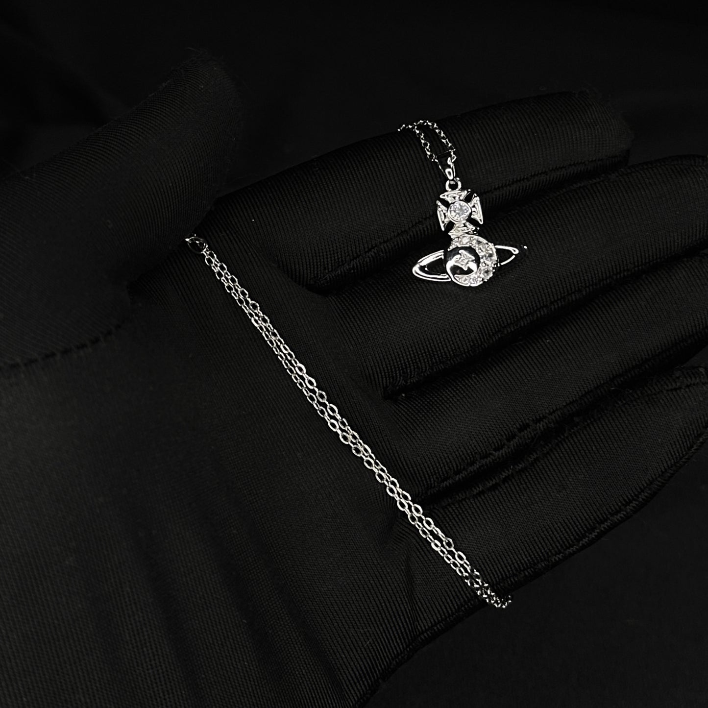 VW Dorina Moon Pendant