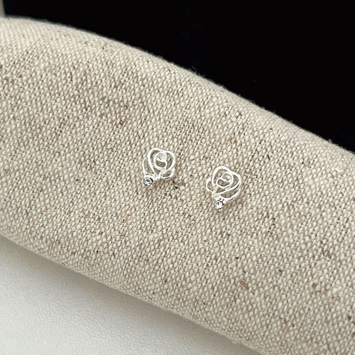 Dreamy Rosebuds Earrings