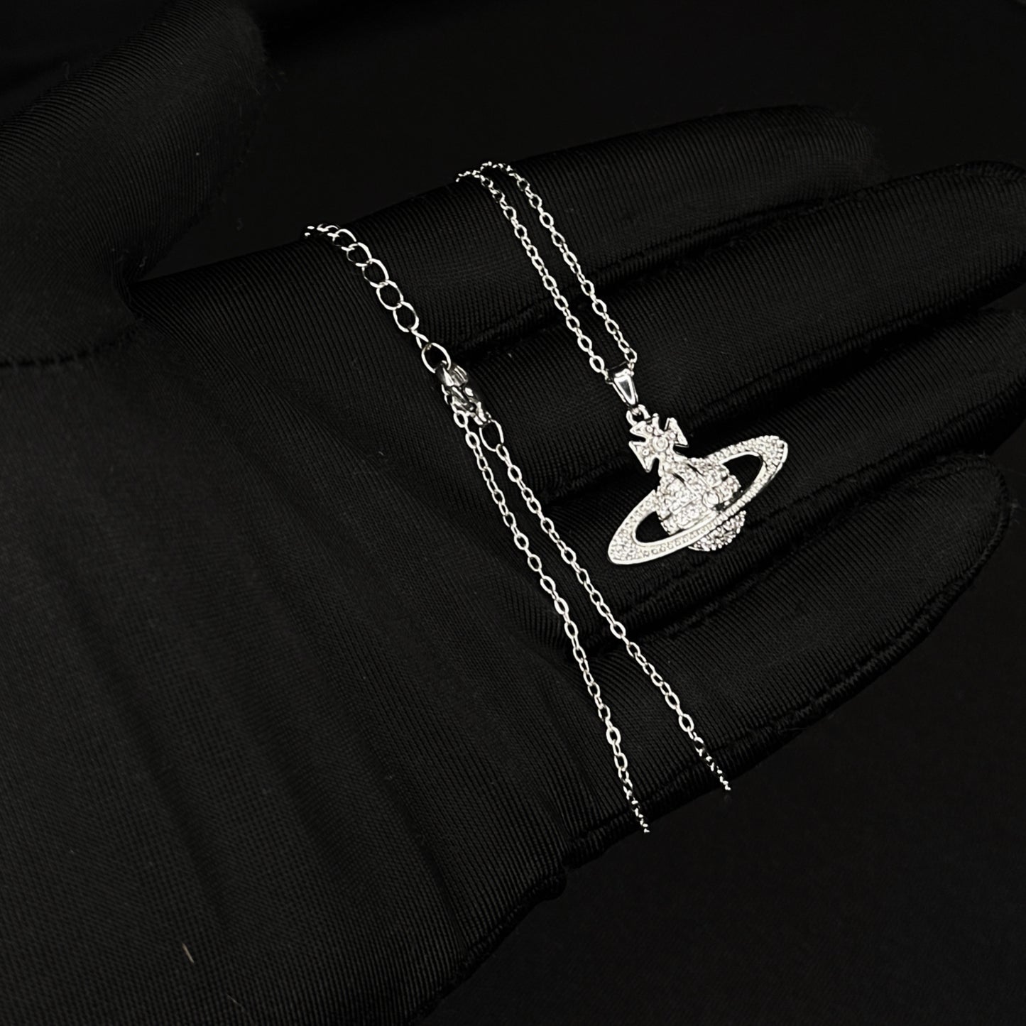VW Grace Small Pendant