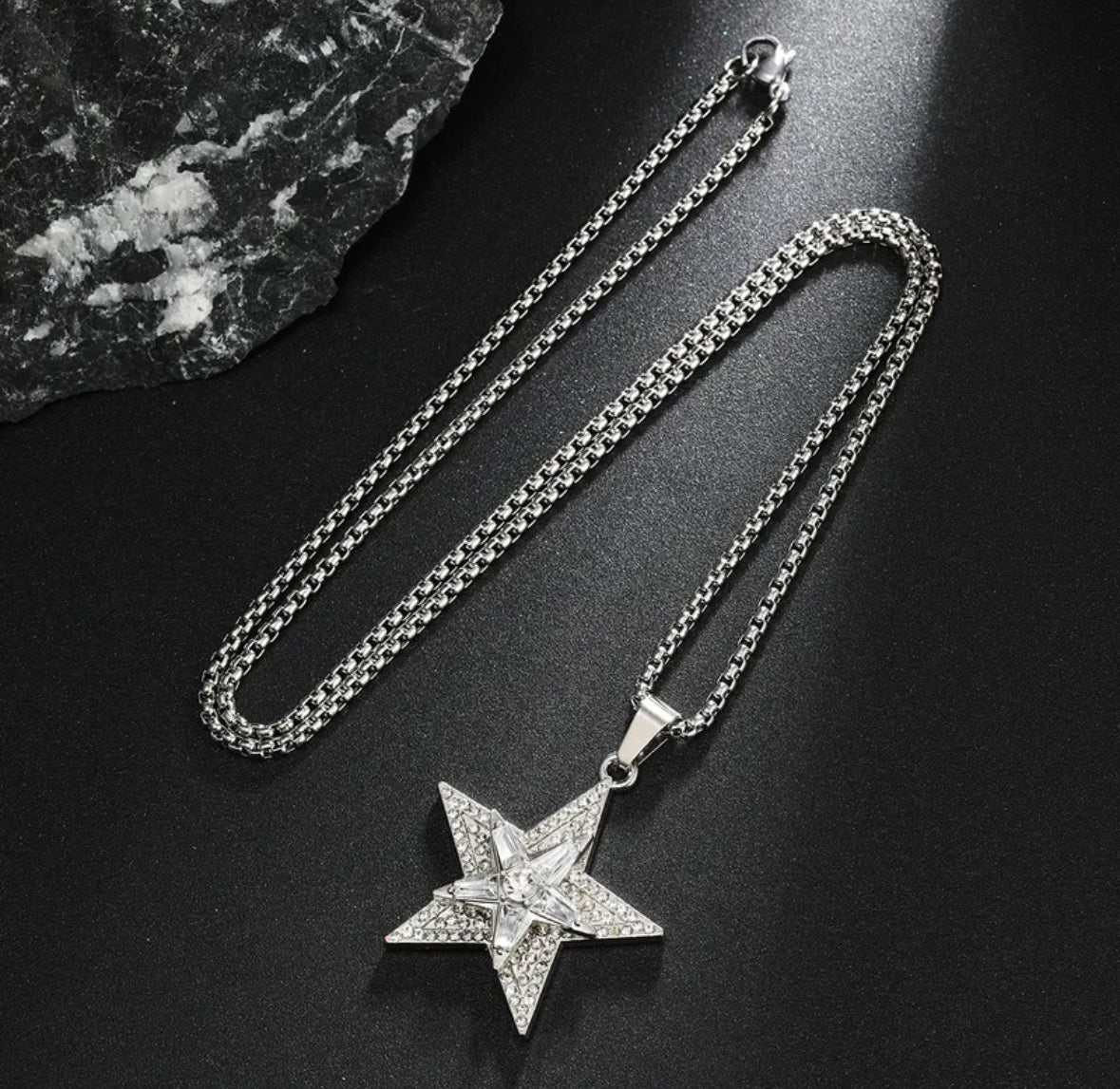 5-pointed spinning star pendant