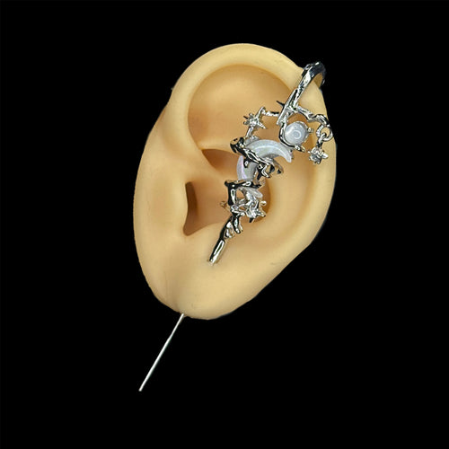 Neo Lunar Ear Pin