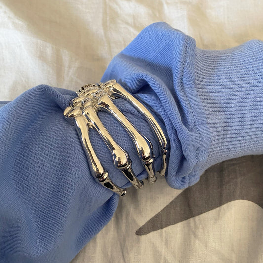 Skull Grasp Bracelet